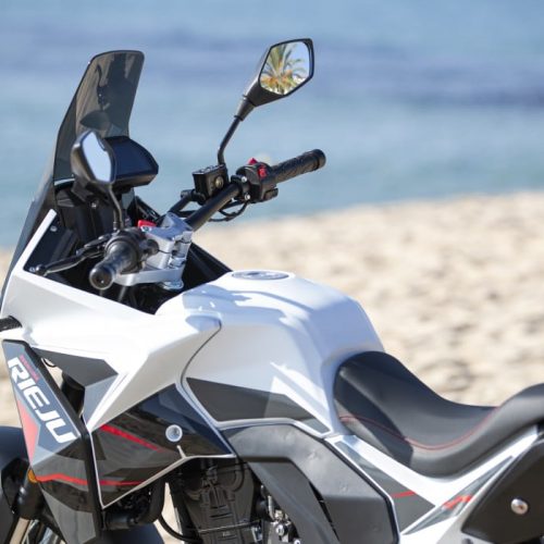 Rieju-4-Aventura-125-Concessionnaire-Freebikes-Visuel_