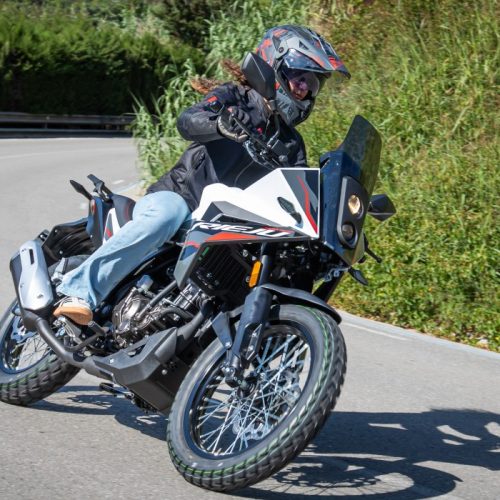 Rieju-7-Aventura-125-Concessionnaire-Freebikes-Visuel_